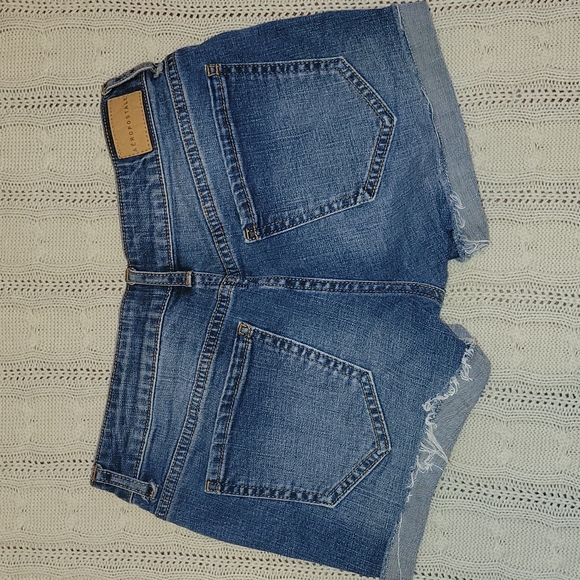 Women's Shorts Aeropostale Size 0 Jean with Floral Embroidery - Picture 2 of 2